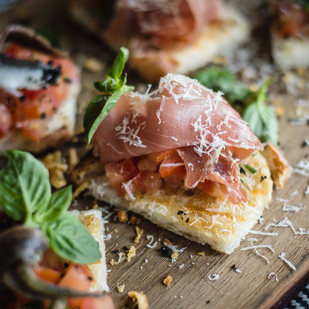 BRUSCHETTA | ขนมปังปิ้ง สไตล์อิตาเลียน